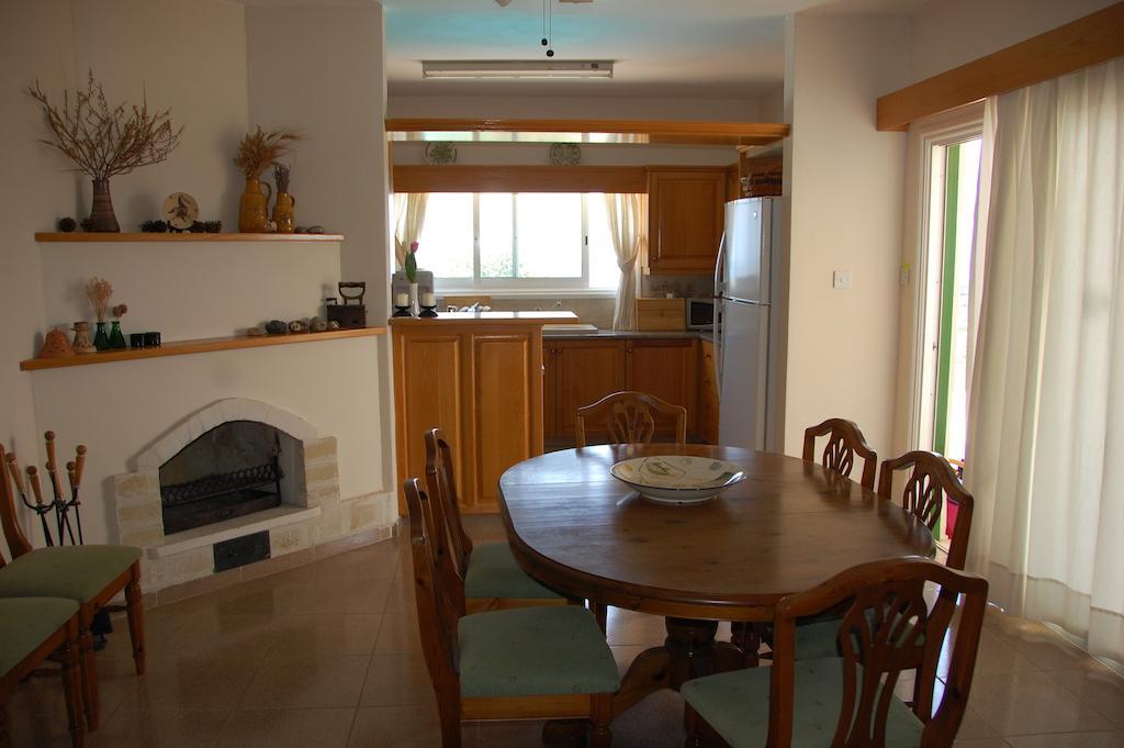 Villa Chrysanthia Polis Habitación foto