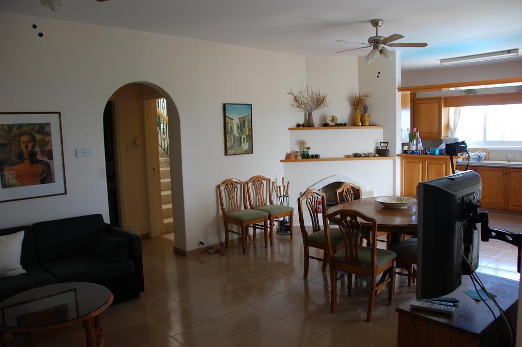 Villa Chrysanthia Polis Habitación foto
